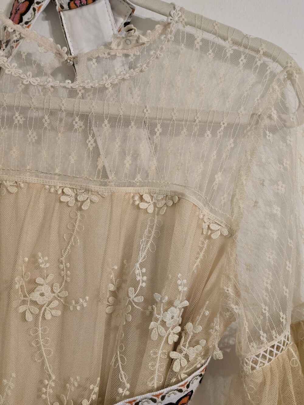 POL Sheer Ivory Lace Floral Embroidered Overlay Dress With Belle Sleeves Sz S - Picture 12 of 16